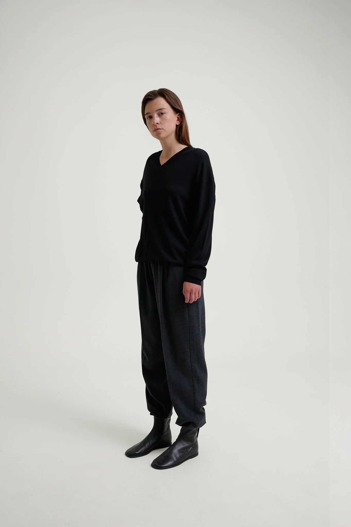 Herman | Easy V-neck Knit Black