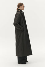 Afbeelding in Gallery-weergave laden, Welter Shelter | Long Coat Faded Coffee