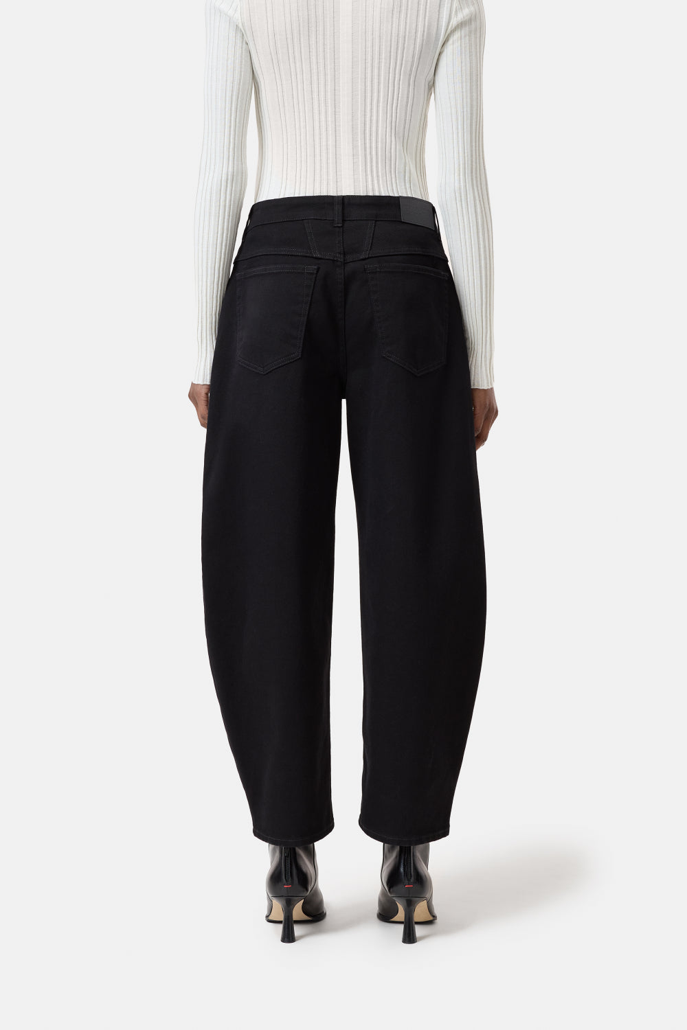 Closed | Jazzie Black
