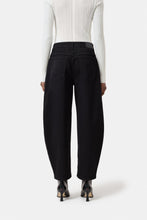 Afbeelding in Gallery-weergave laden, Closed | Jazzie Black