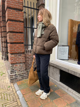 Afbeelding in Gallery-weergave laden, Closed | Cropped Puffer Jacket