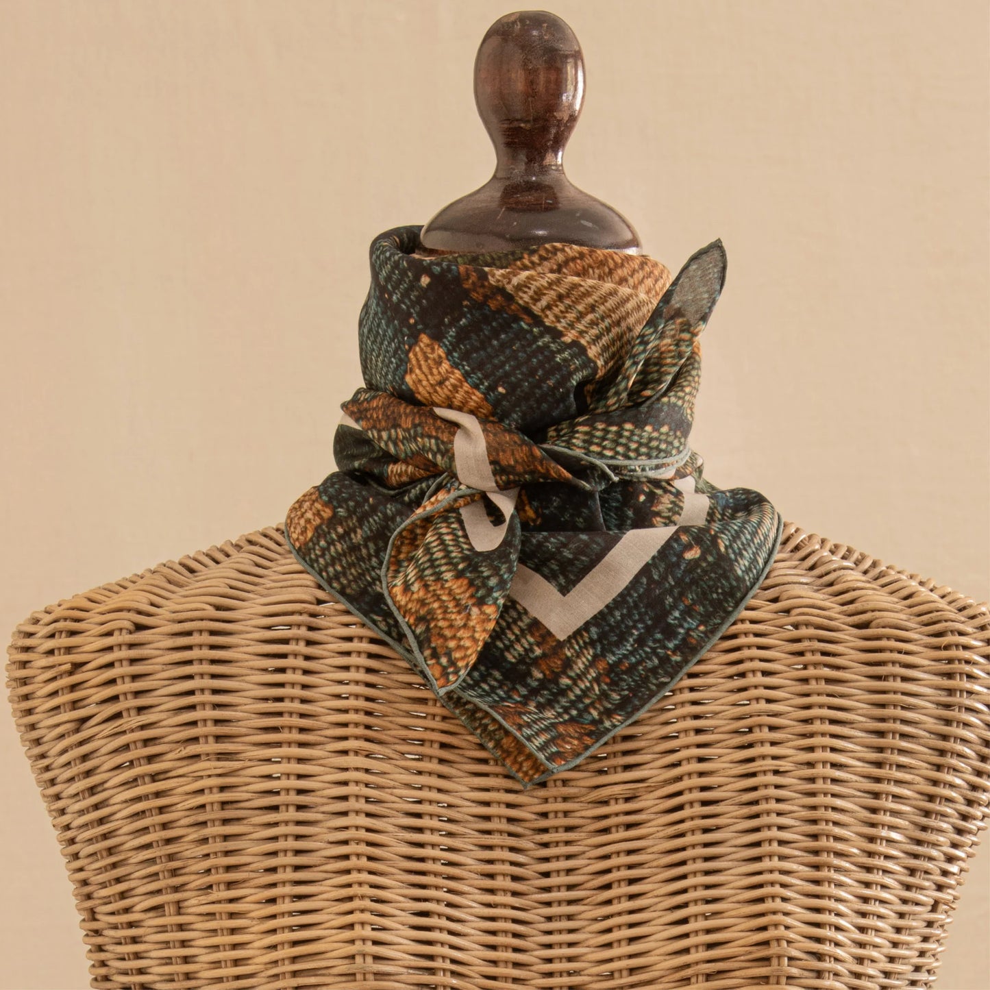 Tapis Noir | Light Lemon Tapestry Scarf Green
