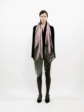 Afbeelding in Gallery-weergave laden, Talking Walls | Ela Burlesque