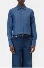 Afbeelding in Gallery-weergave laden, Closed | Cropped Shirt