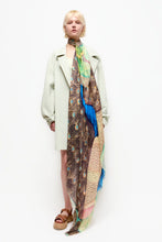 Afbeelding in Gallery-weergave laden, Talking Walls | Ela Peacock Scarf