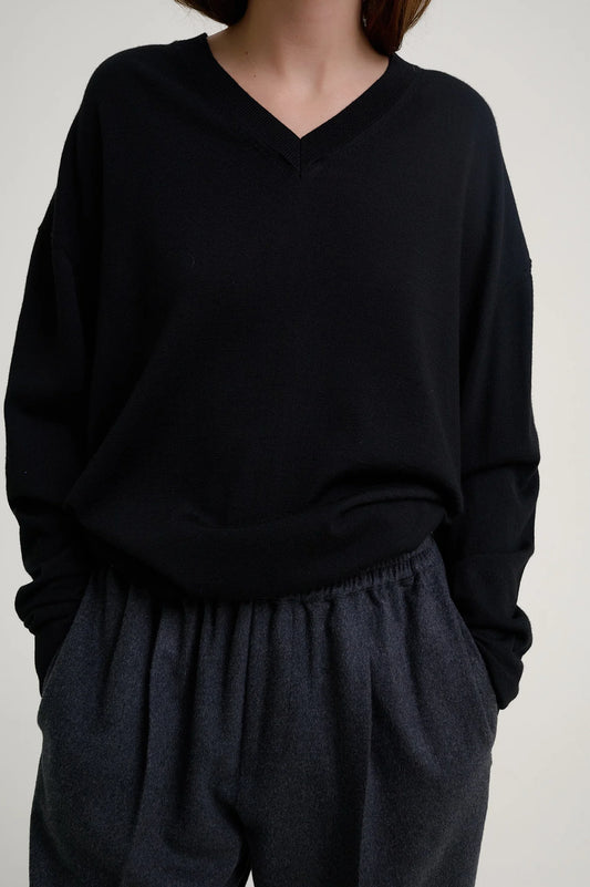 Herman | Easy V-neck Knit Black