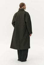 Afbeelding in Gallery-weergave laden, Welter Shelter | Coat Janice B Dark Moss
