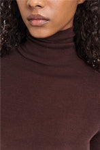Afbeelding in Gallery-weergave laden, Dorothee Schumacher | Merino Wool Pullover Dark Brown

