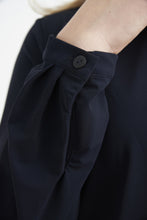 Afbeelding in Gallery-weergave laden, Japan TKY Blouse Kaemi Deep Black &amp; Nougat
