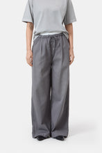Afbeelding in Gallery-weergave laden, Closed | Milo Jeans Grey
