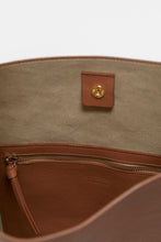 Afbeelding in Gallery-weergave laden, Closed Leather bag
