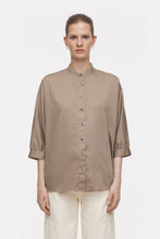 Afbeelding in Gallery-weergave laden, Closed Cotton Satin Blouse
