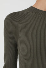 Afbeelding in Gallery-weergave laden, Closed Crew Neck Long Sleeve Army Green
