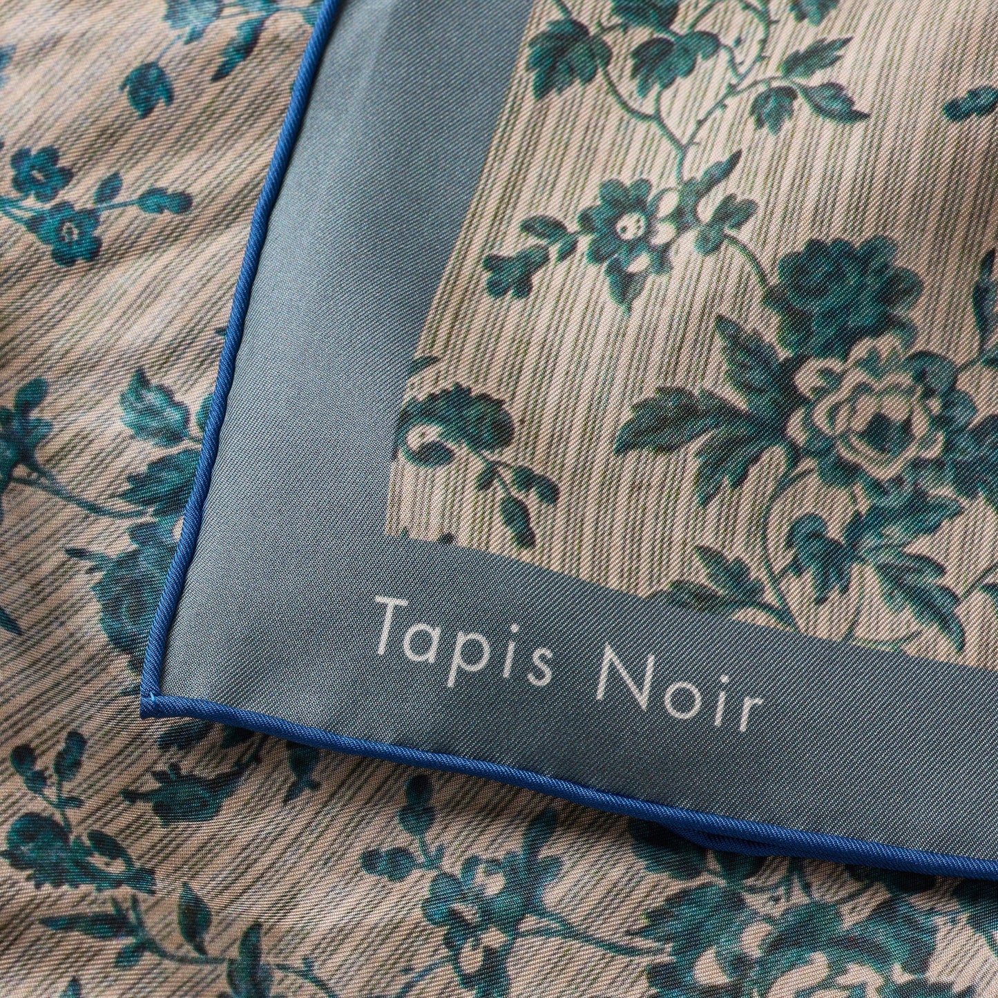 Tapis Noir | Classical Blue Flower Stripe Scarf Blue