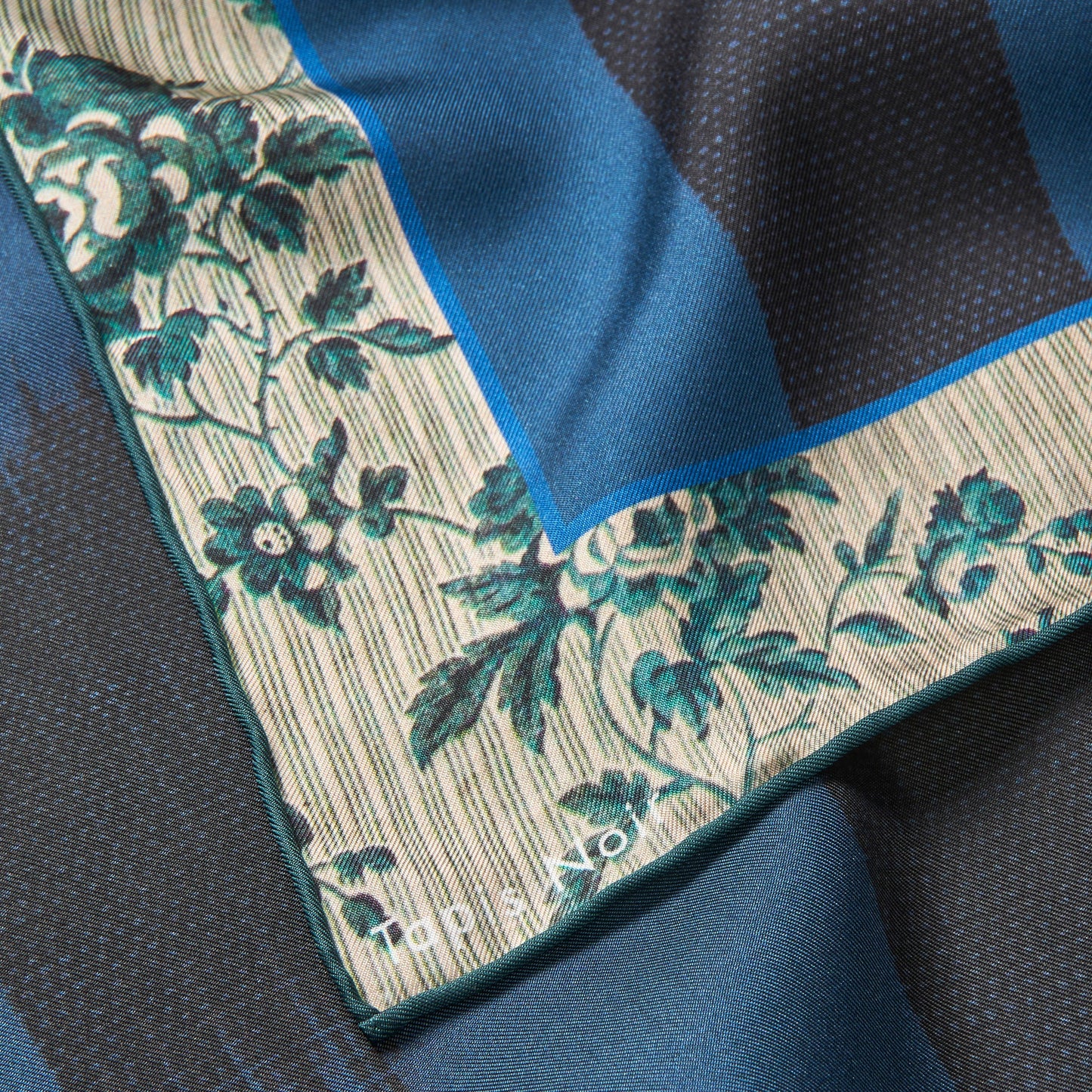 Tapis Noir | Classical Gwen Scarf Blue