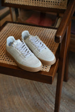 Afbeelding in Gallery-weergave laden, Closed Sneakers
