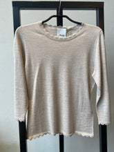 Afbeelding in Gallery-weergave laden, Allude 3/4 Shirt Sand
