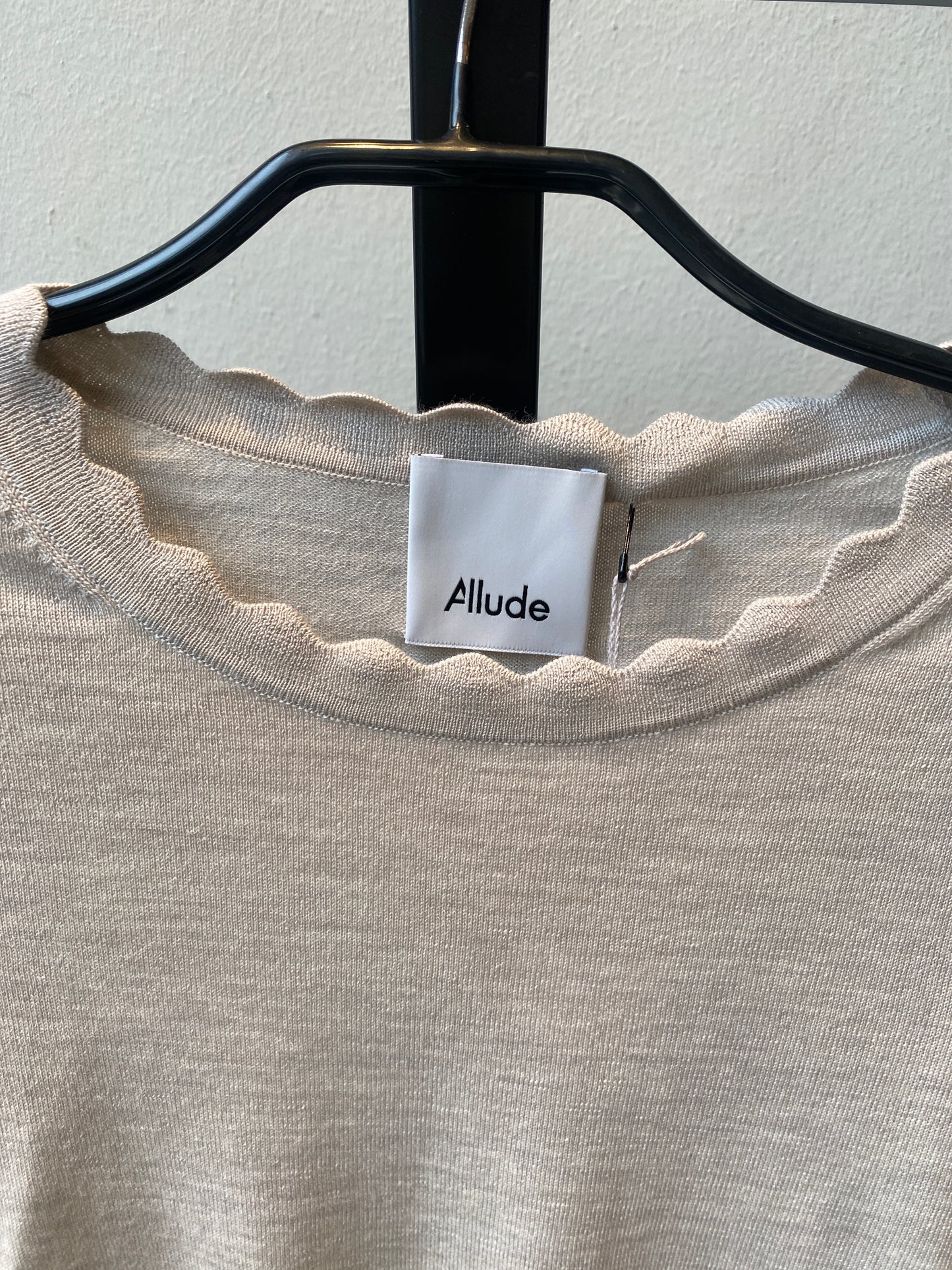 Allude 3/4 Shirt Sand
