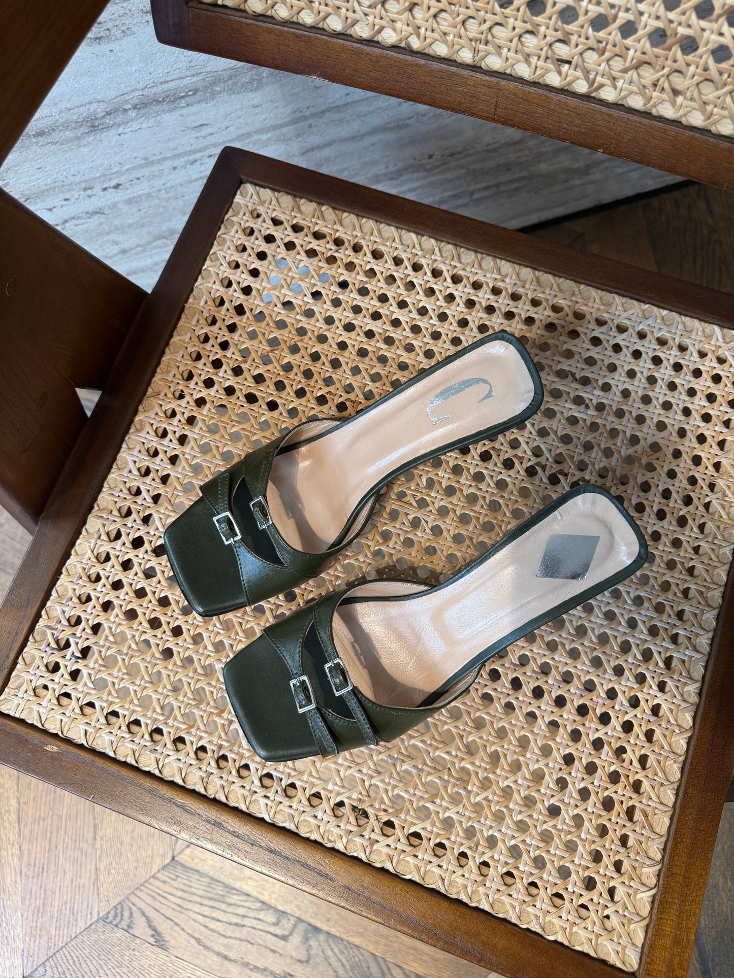 Cara Rosa | Giulia Heels Khaki