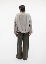 Afbeelding in Gallery-weergave laden, Studio AR | Reversibel Faux Fur Jacket
