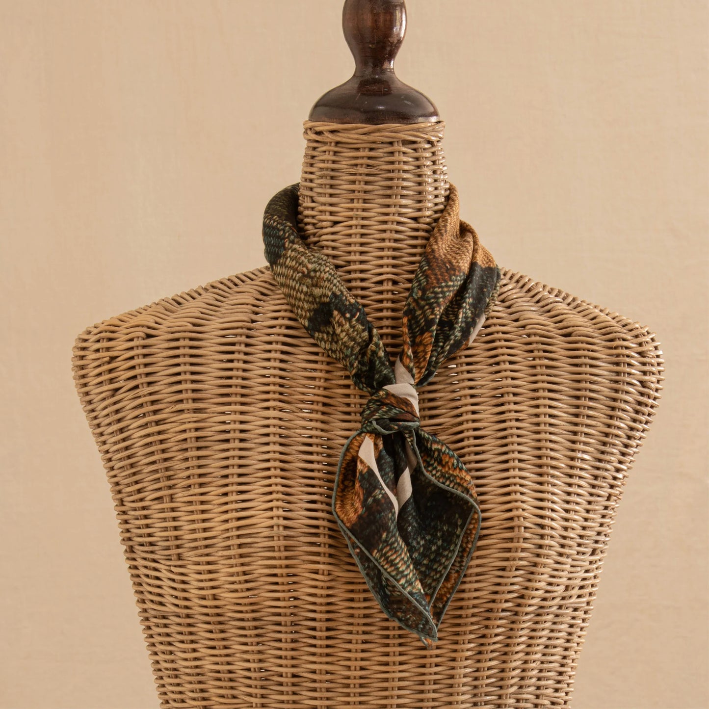 Tapis Noir | Light Lemon Tapestry Scarf Green