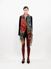 Afbeelding in Gallery-weergave laden, Talking Walls | Celeste Crimson
