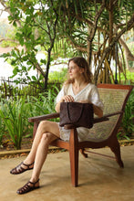 Afbeelding in Gallery-weergave laden, Dragon Diffusion | Vintage Toto Dark Brown
