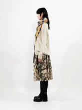 Afbeelding in Gallery-weergave laden, Talking Walls | Scarf Lina Miow
