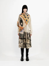 Afbeelding in Gallery-weergave laden, Talking Walls | Scarf Lina Miow
