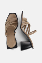 Afbeelding in Gallery-weergave laden, Royal RepubliQ Vertigo Leather sandals

