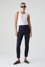 Afbeelding in Gallery-weergave laden, Closed Skinny Pusher Dark Blue
